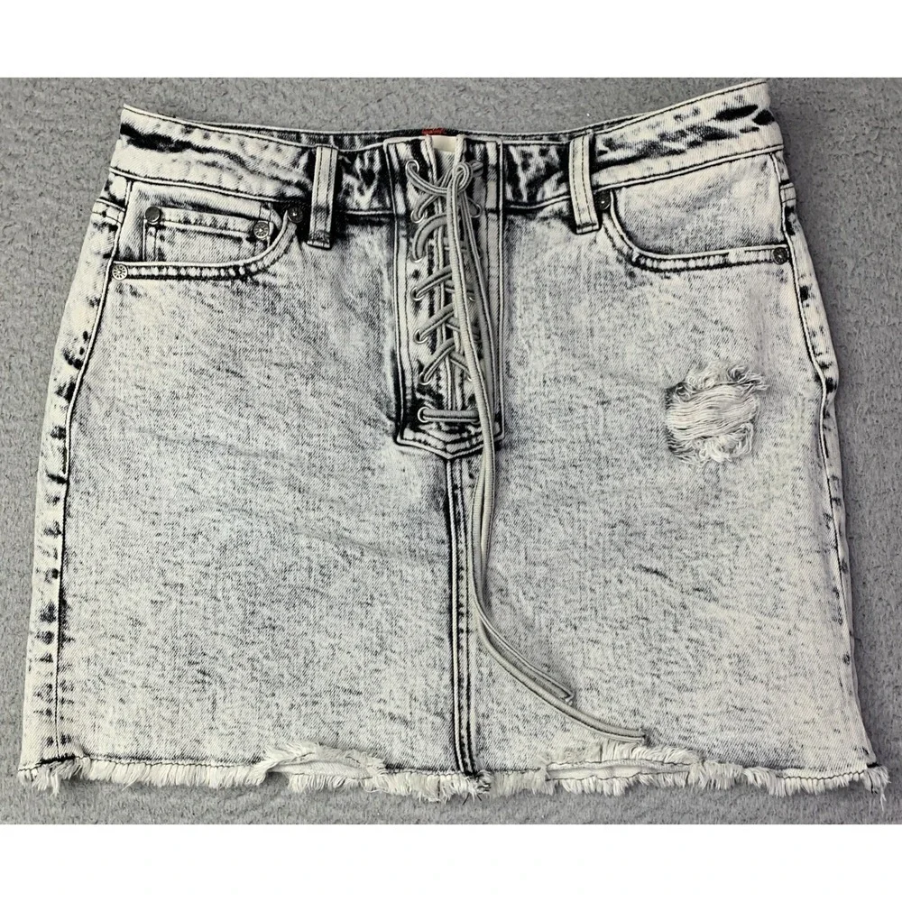 Alice + Olivia Skirt Womens Size 27 Acid Wash Lace Up Denim Mini Skirt Raw Hem